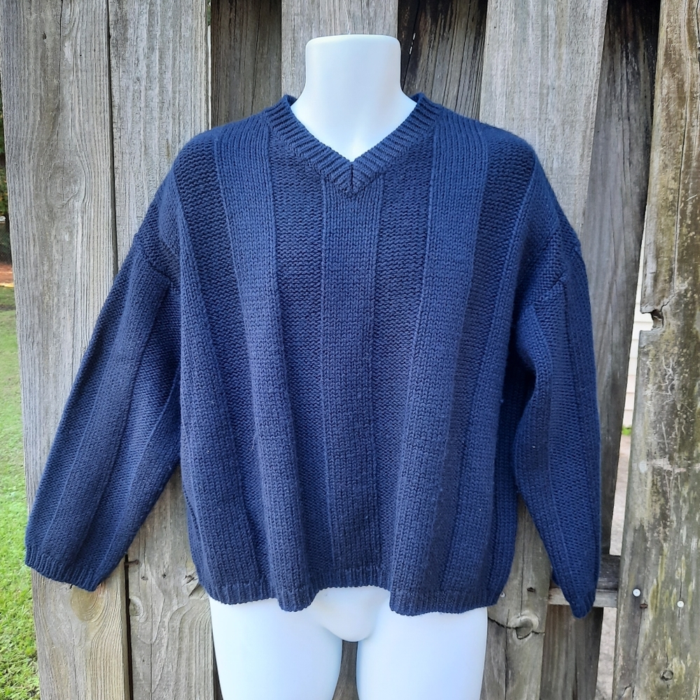 THE LIMITED America Josie size Medium Navy blue 100% wool V neck sweater